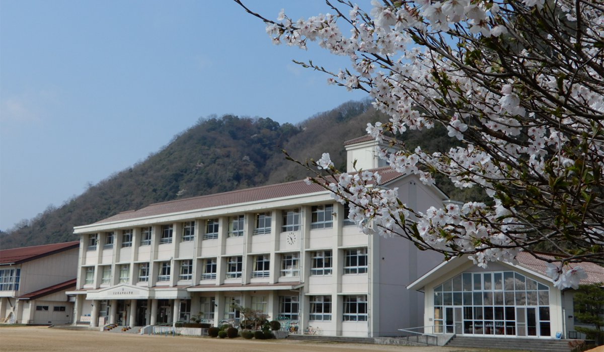 川西小学校