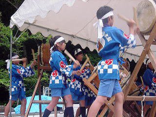 八幡太鼓の様子