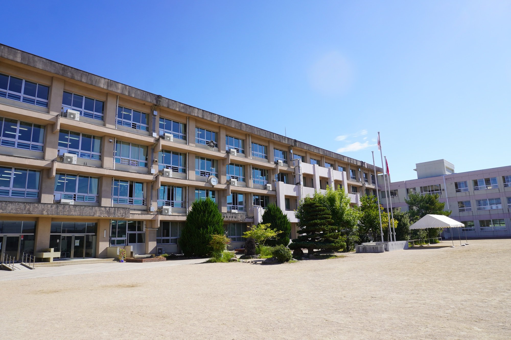 八次小学校