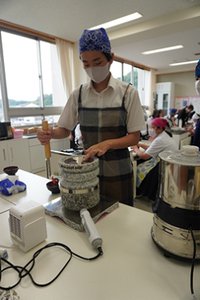 ものづくり体験~カカオ豆からチョコレートを作ろう~①247px×370px.png