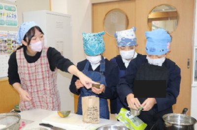中学校の先生から学ぶ~小中一貫教育 家庭科・社会科~①275px×182px.png
