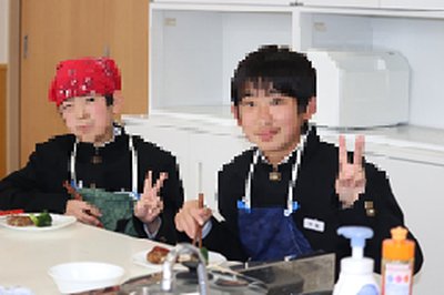 1年生家庭科調理実習②275px183px.png