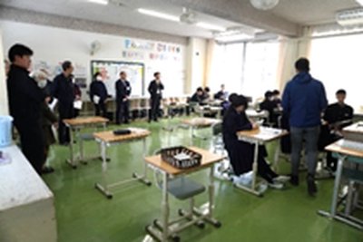 学校評価委員会・学校運営協議会開催②210px140px.png