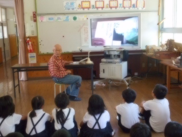 読み語り朝会の様子6