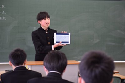 中学校3年生自己表現発表会②270px180px.png