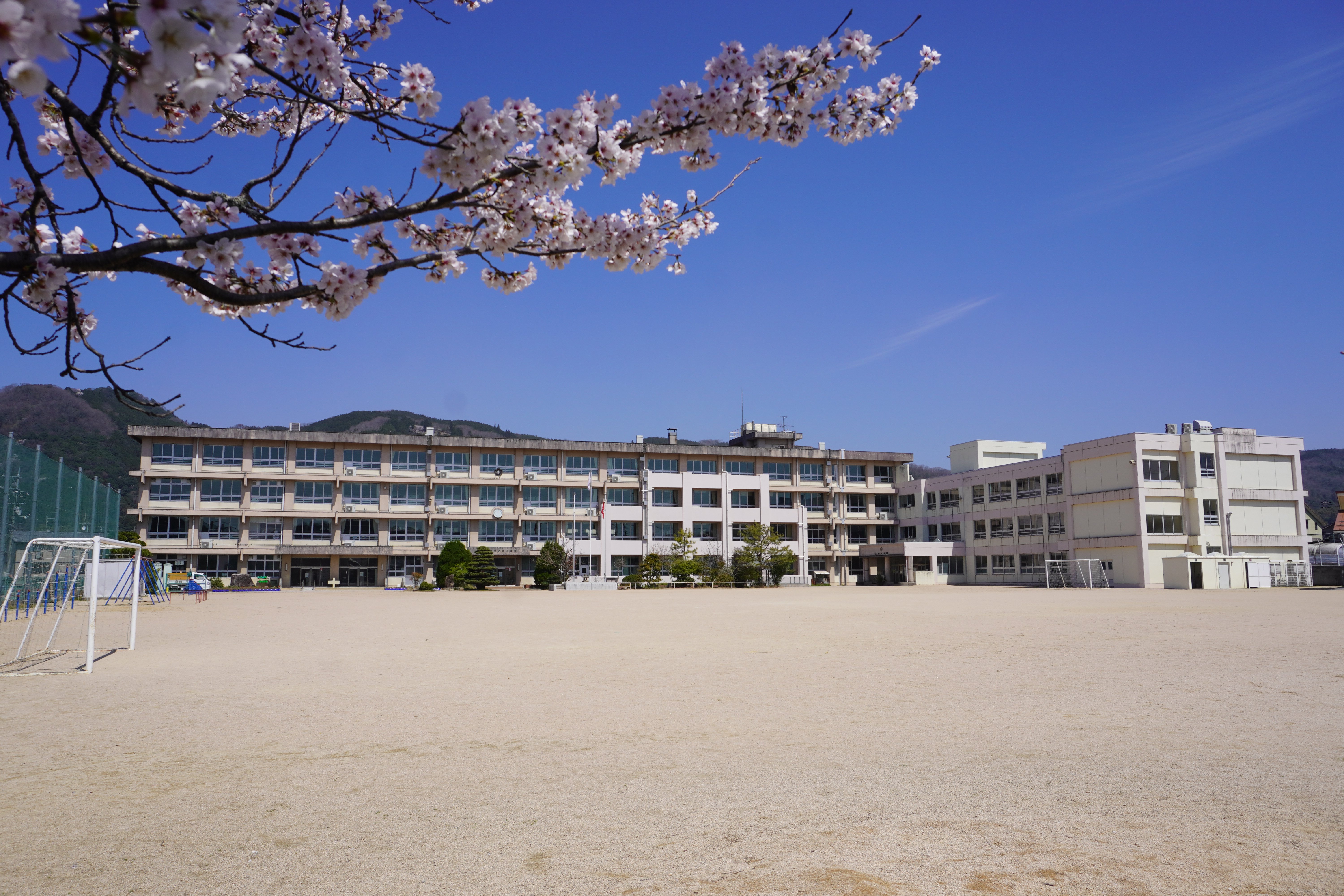 八次小学校